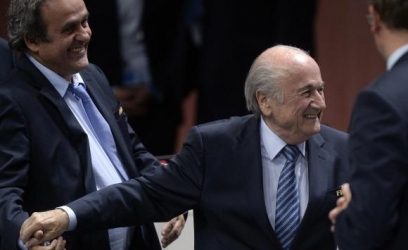  O suíço Joseph Blatter comemora após ter sido reeleito presidente da FifaDivulgação/Agência Lusa/EPA/Walter Bieri/Direitos Reservados 