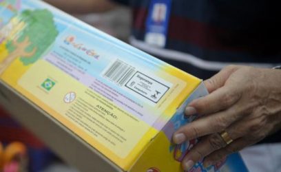 Verificar se o produto tem o selo do Inmetro é um dos cuidados que os pais devem ter ao comprar brinquedos para o Dia da CriançaArquivo/Agência Brasil