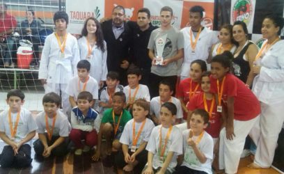 03-11-Santo Antônio conquista o segundo lugar em Campeonato de Taekondo do Programa Mais Educação
