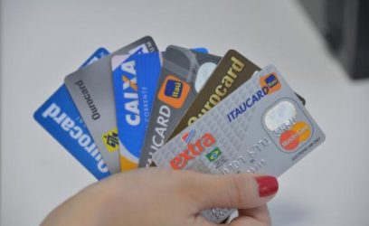 O consumidor que não conseguir pagar integralmente a tarifa do cartão de crédito somente poderá ficar no rotativo por 30 diasArquivo Agência Brasil