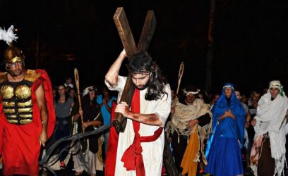 Via Sacra reúne centenas de fiéis em Osório