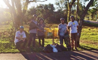 Praticantes do Skate Downhill aderem ações do Jogue Limpo em Osório