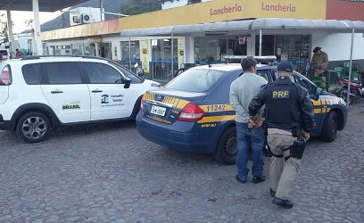 Motorista é preso por embriaguez em Osório após colidir nas instalações de uma lancheria