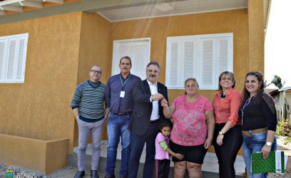 Habitação faz entrega de novas unidades habitacionais em Osório