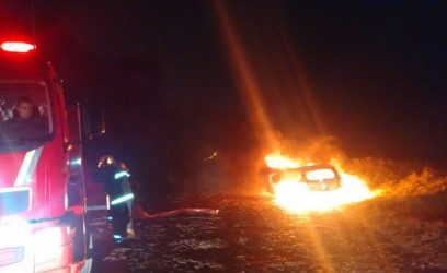 Veículo é incendiado na beira mar de Tramandaí