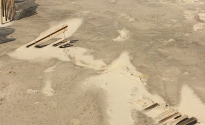 Contenção das dunas é destruída em Imbé