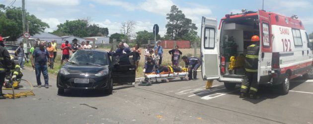 Colisão entre ônibus e carro deixa feridos em Osório