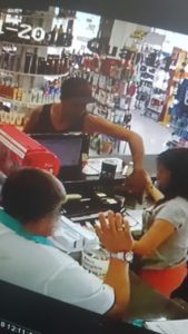 Farmácia é assaltada pela segunda vez nos últimos dias em Osório (vídeo)