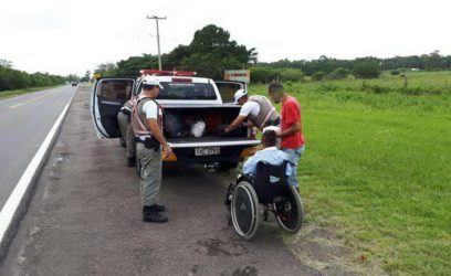 Foragido da justiça é preso empurrando cadeira de rodas às margens da RS-040