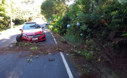 Motorista perde controle de veículo e sofre acidente no Morro da Borússia