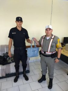 Polícia encaminha para a argentina bolsa com documentos que havia sido furtada em Osório