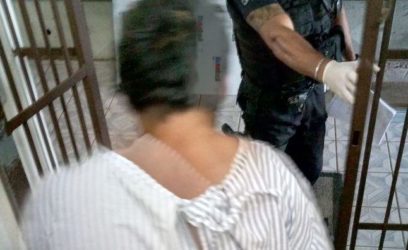 Homem é preso após ameaçar policiais com faca e facão em Santo Antônio da Patrulha