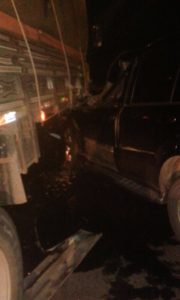 Acidente entre carro e caminhão interrompe trânsito na Estrada do Mar em Osório