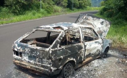 Veículo é encontrado incendiado na BR-101