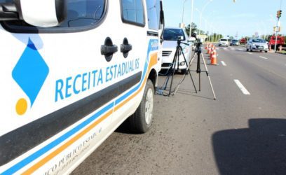 Motoristas que não pagaram IPVA serão inscritos em dívida ativa, alerta Receita Estadual