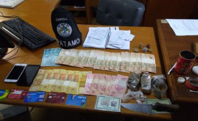 Preso casal suspeito de armazenar drogas para facção criminosa da capital em Cidreira