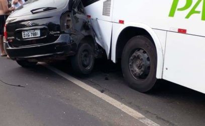 Colisão entre carro e ônibus mata duas pessoas na RS-040