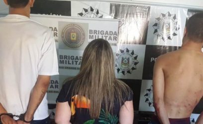 Trio é preso com arma furtada de PM e drogas em Cidreira